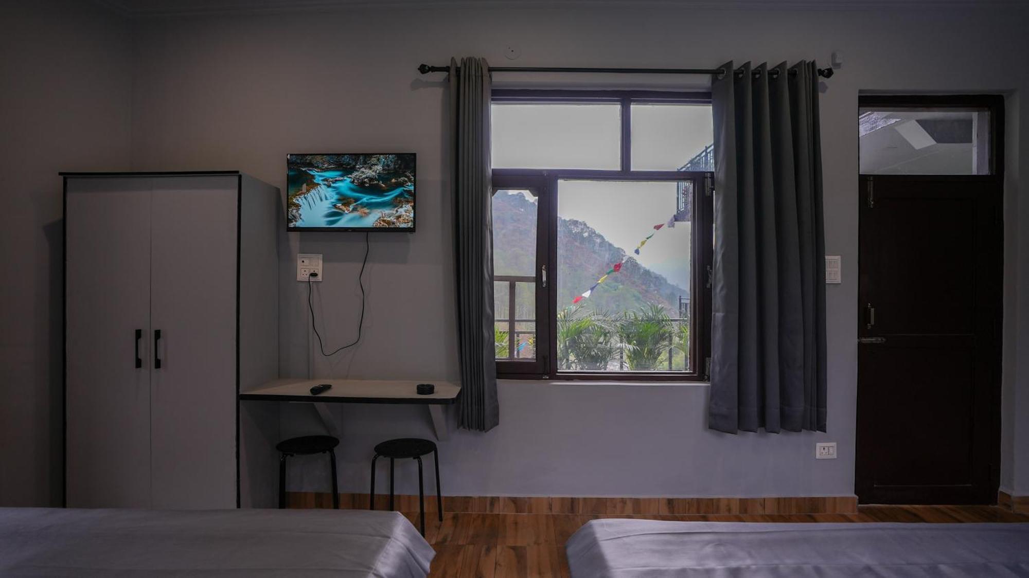 Sort By Stays, Kareri Dharamshala Bagian luar foto