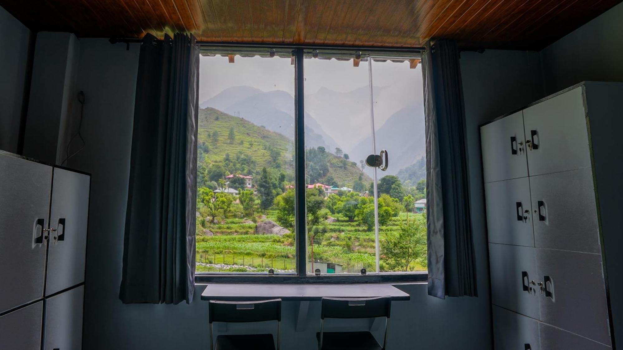 Sort By Stays, Kareri Dharamshala Bagian luar foto