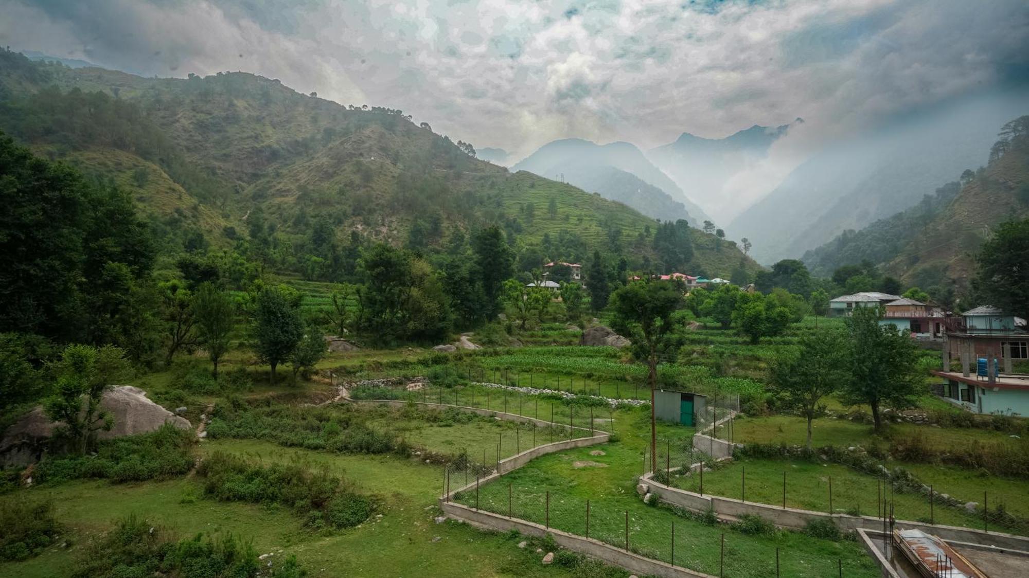 Sort By Stays, Kareri Dharamshala Bagian luar foto